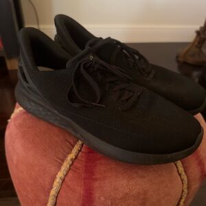 Men's Black Kizik Athletic Shoes